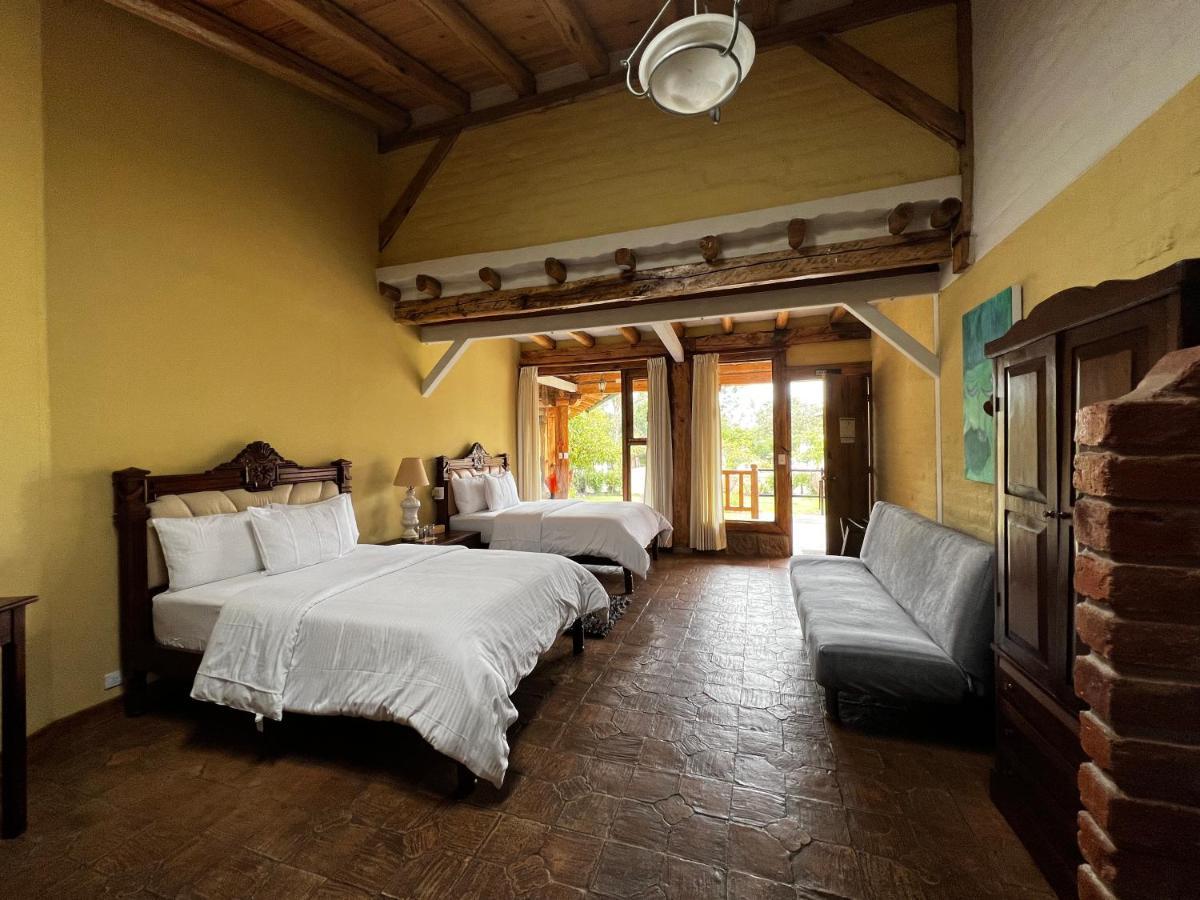 Hacienda Jimenita Wildlife Reserve Puembo Eksteriør bilde